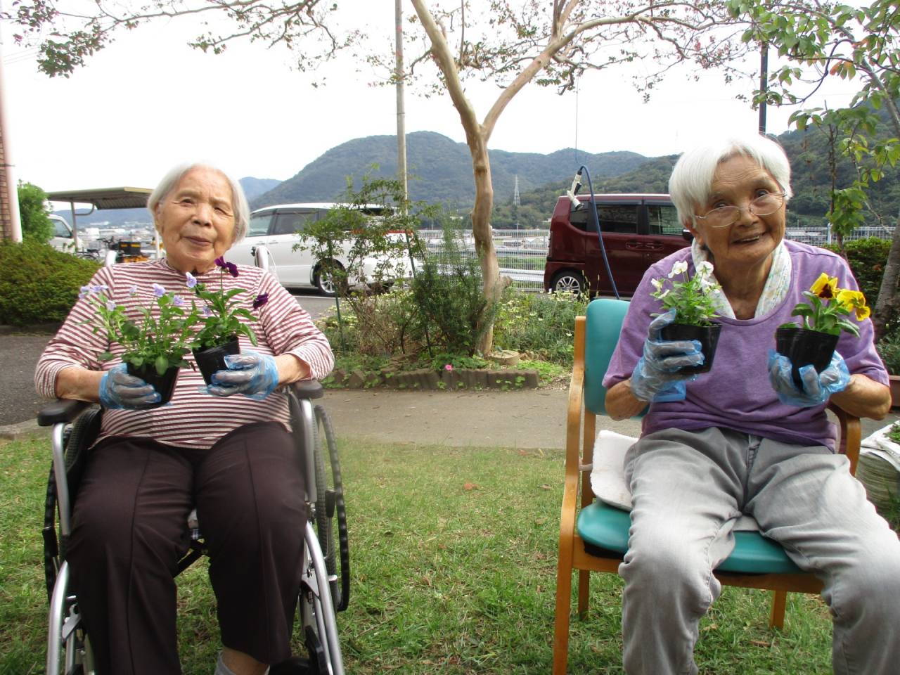 通所リハ「お花を植えました」