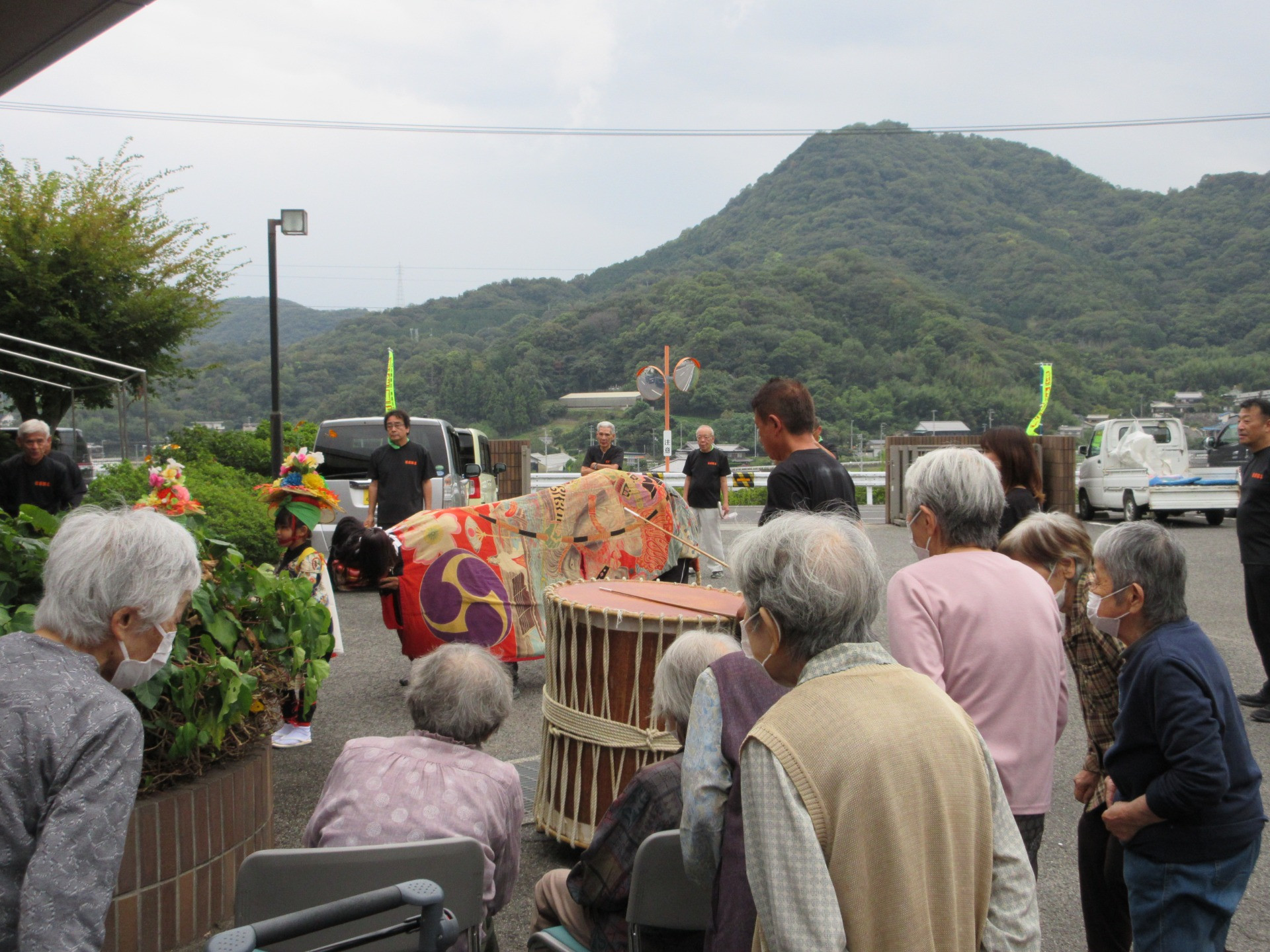 津田地区の獅子舞が来荘！！